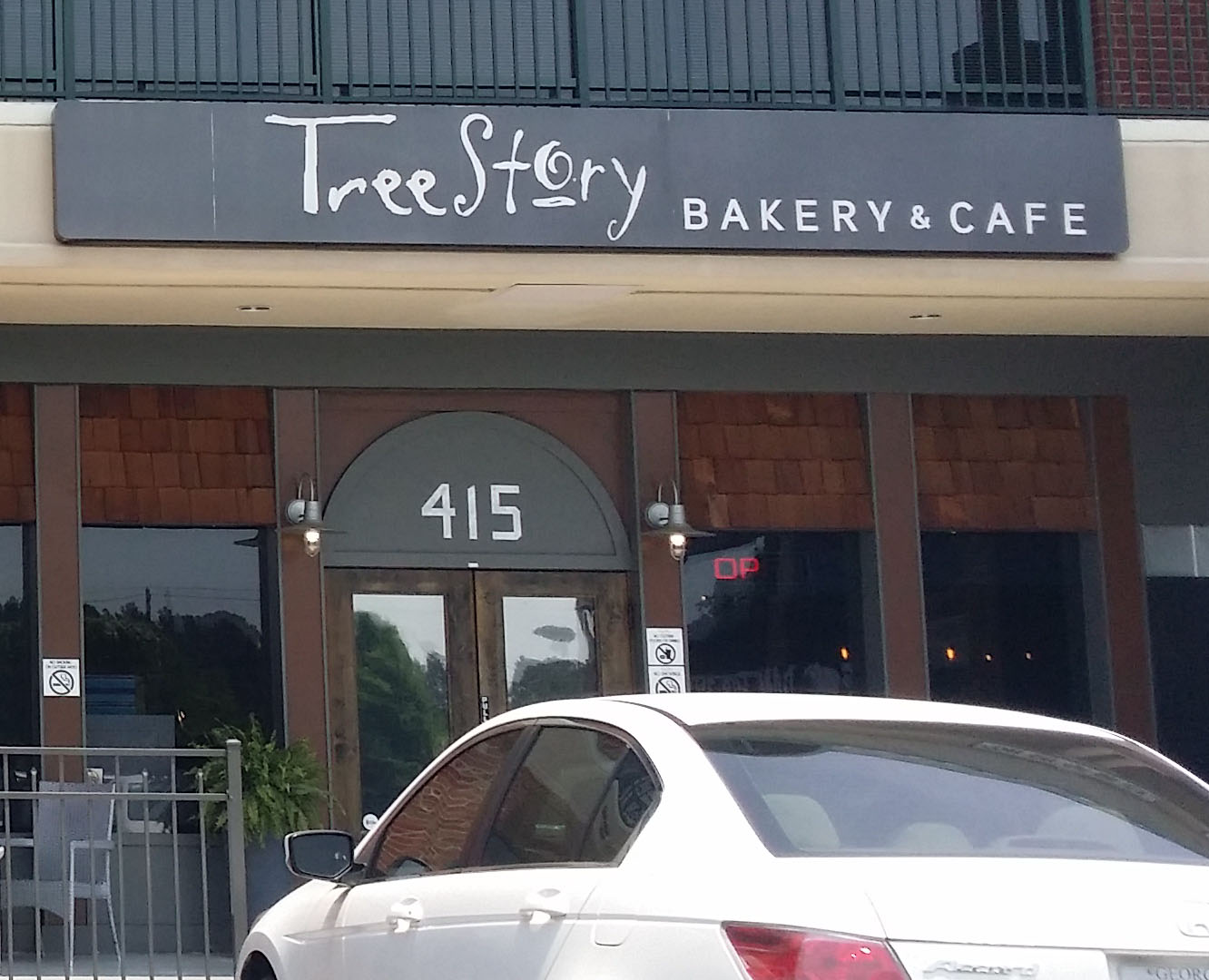 트리스토리 - TREE STORY BAKERY&CAFÉ.jpg